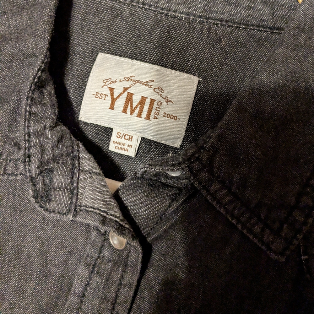YMI Women's Fitted Dark Indigo Blue Snap Front Denim Top, S